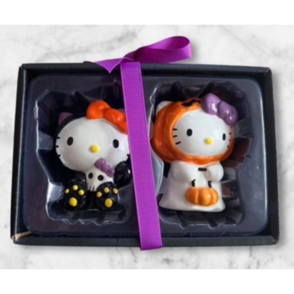 Hello‎ Kitty by Sanrio 2024 Halloween Ceramic Salt and Pepper Shakers
